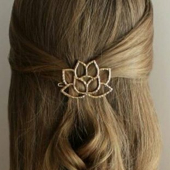 NWOT Gold Lotus Hair Pin - Picture 2 of 12